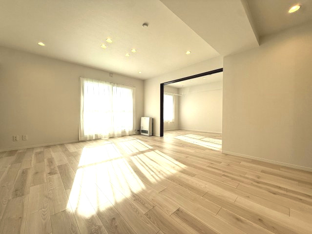 ロピア琴似西の居間・リビング