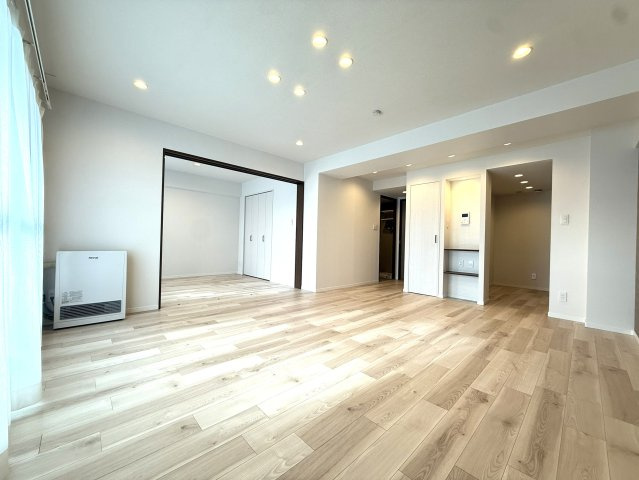 ロピア琴似西の居間・リビング