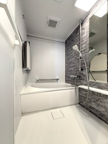 ロピア琴似西の浴室