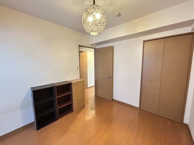 【洋室】 | コアマンション山上倶楽部 | 各部屋に収納が付いた洋室です！