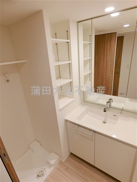 RJRプレシア大森北の洗面所|独立洗面台　室内洗濯機置き場