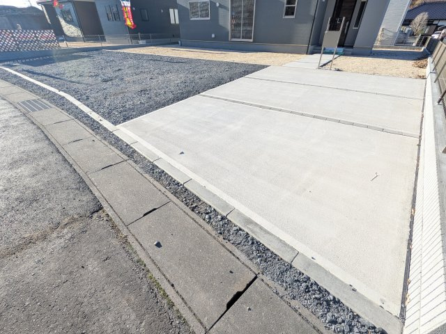 小美玉市小川第1　新築戸建　2号棟の駐車場|駐車は5台可能です♪