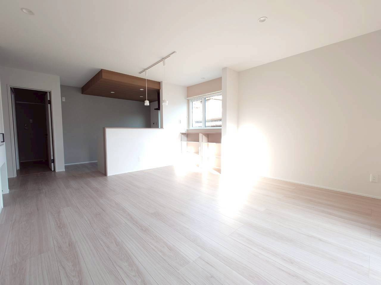 ーノーステックー小倉南区田原新町1丁目ー新築戸建て　　【小倉南区　新築戸建て】の居間・リビング|LDKのインテリアカウンターがお洒落で便利♪　【小倉南区　新築戸建て】