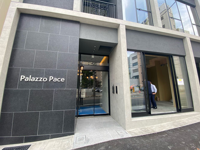 Palazzo Paceのエントランス