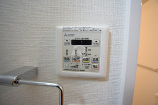 【設備】 | フォーリアライズ本町レクス | フォーリアライズ本町レクス　浴室暖房乾燥機