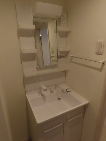 大阪市旭区清水１丁目の賃貸マンションの独立洗面台