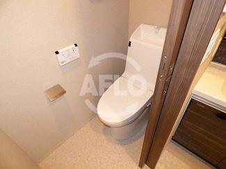 【トイレ】 | コンフォリア北浜 | コンフォリア北浜　温水洗浄便座