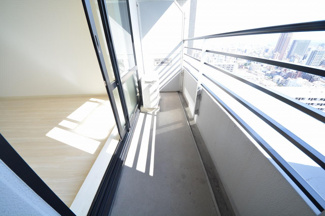 【バルコニー】 | メゾン・ド・ヴィレ大阪城公園前 | メゾン・ド・ヴィレ大阪城公園前　バルコニー