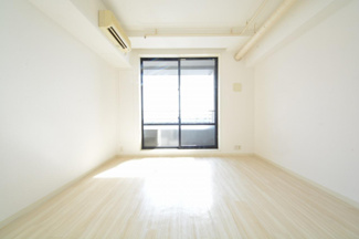 【寝室】 | メゾン・ド・ヴィレ大阪城公園前 | メゾン・ド・ヴィレ大阪城公園前　洋室