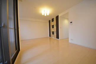 【居間・リビング】 | プライムアーバン堺筋本町 | プライムアーバン堺筋本町　洋室