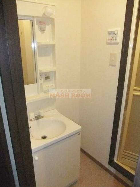 中野区若宮３丁目の賃貸マンションの洗面所