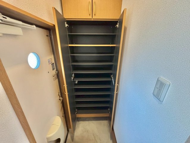 神和町弐番館の収納