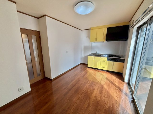 神和町弐番館の居間・リビング