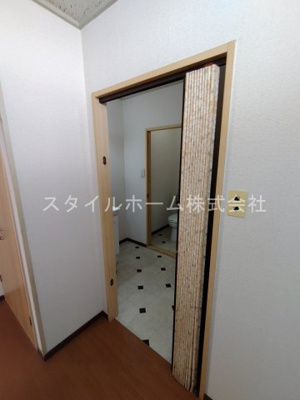 【玄関】 | ドミール曙　B