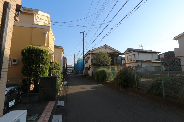 【GRAFARE　ZEH水準仕様】小平市小川東町４期の外観|収納力豊富なウォークインクローゼットで、バッグや小物類も片付きます　