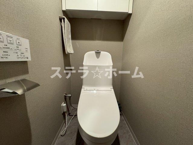 シャルム茨木のトイレ|落ち着いた色調のトイレです