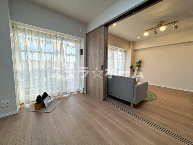 シャルム茨木の洋室|明るい洋室です