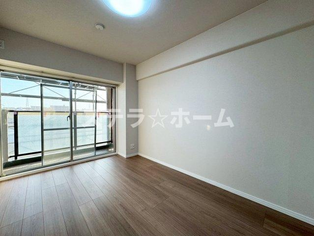 シャルム茨木の洋室|コンパクトで使いやすい洋室です