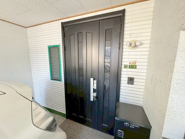 上新庄戸建のエントランス