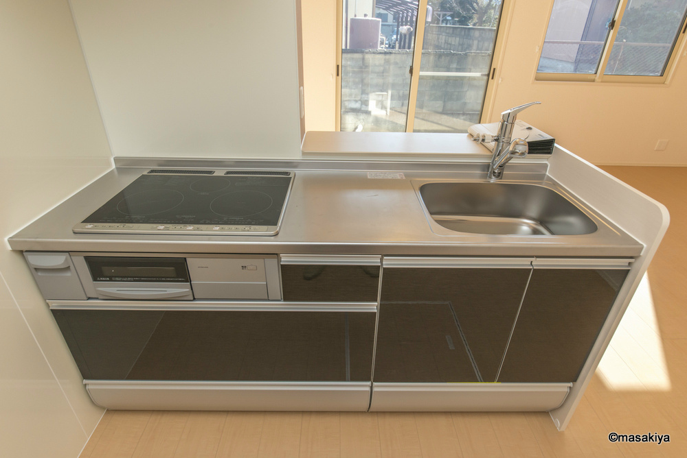 ル･リアン･パルフェのキッチン|カウンターキッチン　IHクッキングヒーター付き