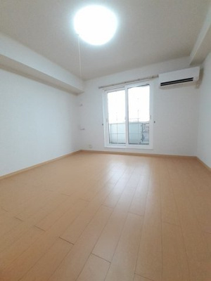 【居間・リビング】 | ひかり西浦 | こちらのリビングで趣味の時間をお楽しみください