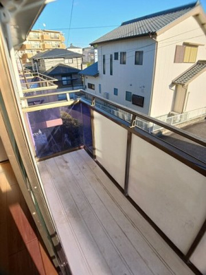 【バルコニー】 | シャトレーヌ葵 | 開放的で明るい空間を演出してくれるバルコニーです