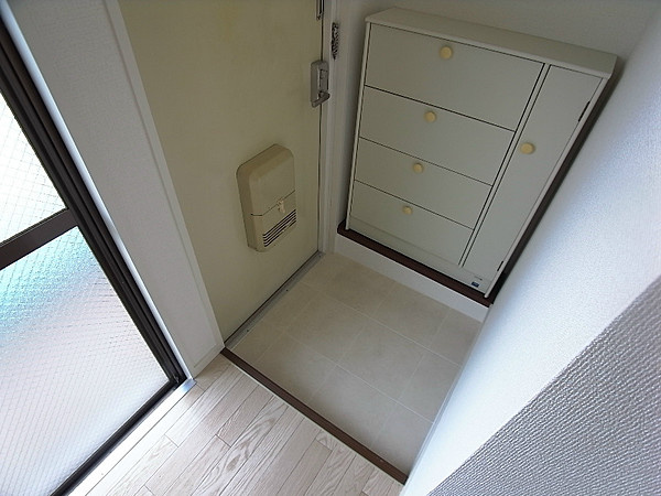 マルタカマンションの玄関