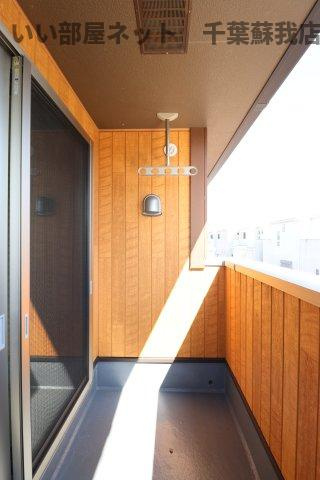 ヴァンヴェールのバルコニー|洗濯物もよく乾きそうな、陽当たり良好なバルコニーです！