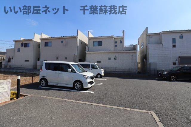 ヴァンヴェールの駐車場|車をお持ちの方に嬉しい駐車場付きの物件です