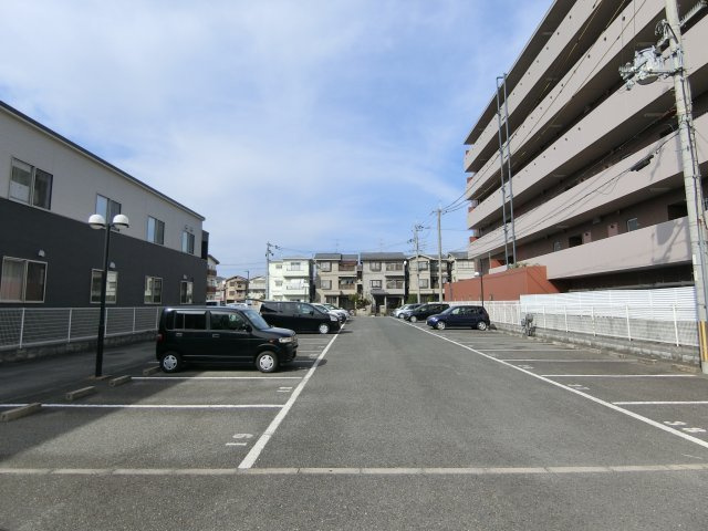 【駐車場】 | メゾンエルアンドケイ