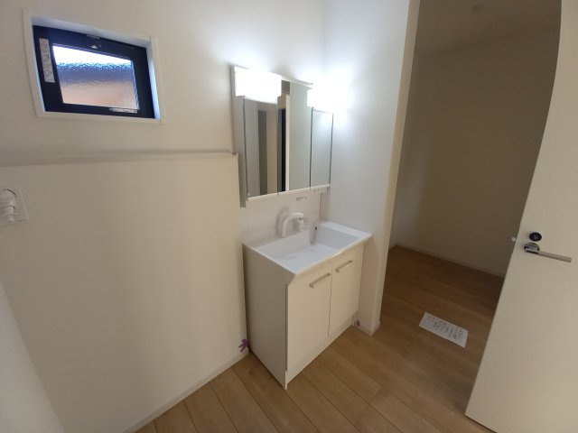 水戸市平須町　1期の独立洗面台|朝の身支度には欠かせない独立洗面化粧台