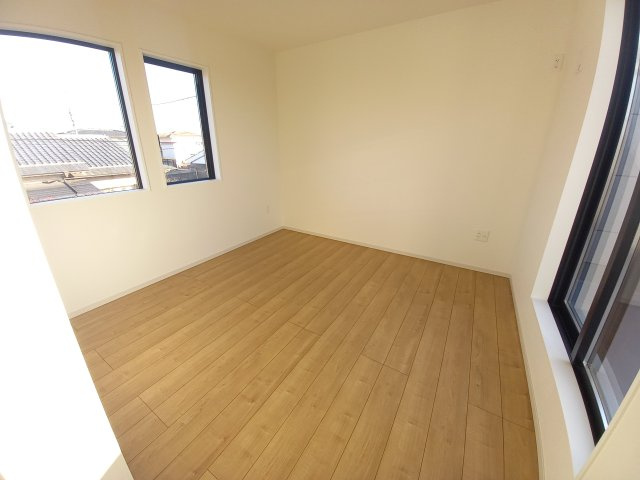 水戸市平須町　1期の洋室|クローゼット内にキャストなどを置いていただき、スペースの有効活用を！