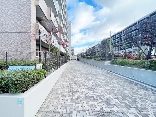 レジデンス芦屋くすのきのその他|エントランスへのアプローチ