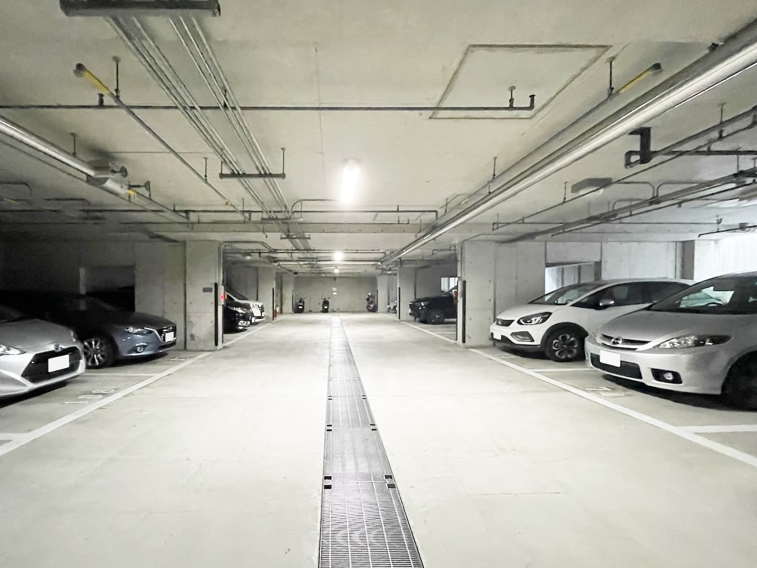 レジデンス芦屋くすのきの駐車場|屋内駐車場