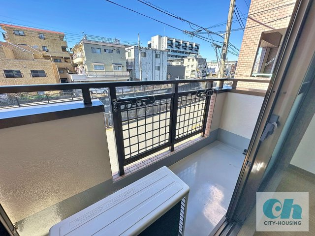 パークサイドハウスK 201号室のバルコニー