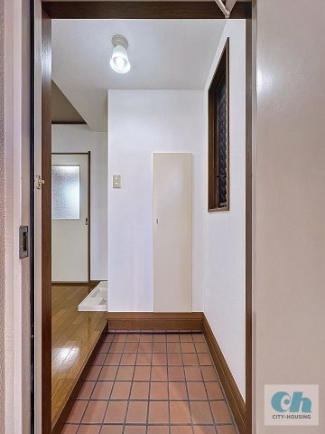 パークサイドハウスK 201号室の玄関