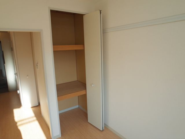 アパートメント林の収納