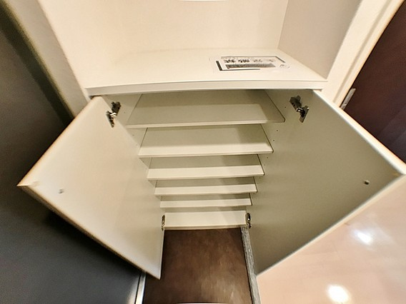 ライジングコート三宮マリーナシティの玄関