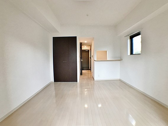 ライジングコート三宮マリーナシティの居間・リビング