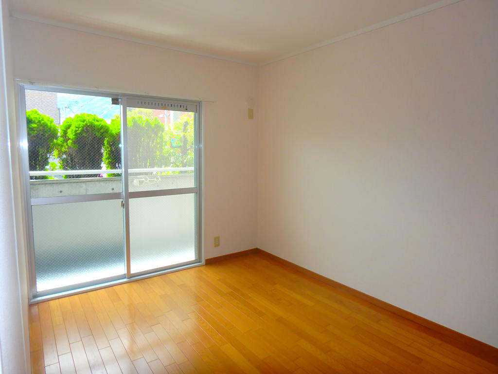 ロイヤルメゾン六甲５の洋室