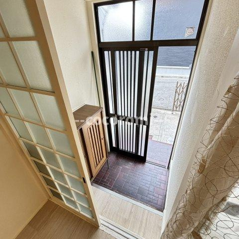 中神田デザインテラスの玄関