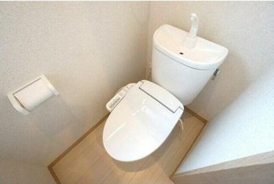 【トイレ】 | ロンディネ鷺ノ宮 | 温水洗浄便座。