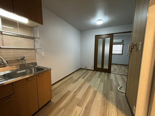 上野アパートメントの内装