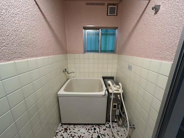 上野アパートメントの浴室