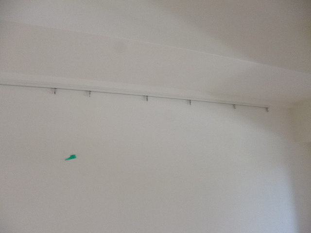 センテニアル王子神谷の設備|居室にピクチャーレールがついております☆