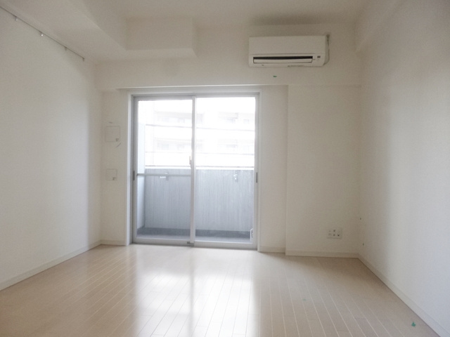 センテニアル王子神谷の居間・リビング|使いやすい居室です☆