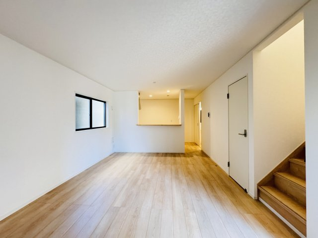 柏市布施新町４丁目新築戸建（布施新町第３）の居間・リビング|18帖リビングダイニングキッチン