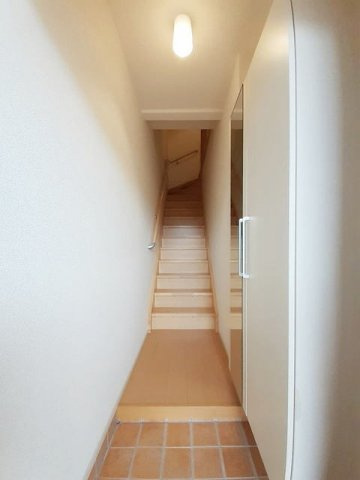 ゼファー桜木の玄関|明るい玄関です