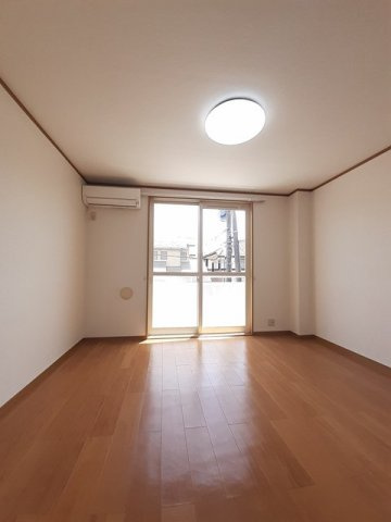 菊池郡菊陽町花立１丁目のアパートの居間・リビング|おしゃれな居間です