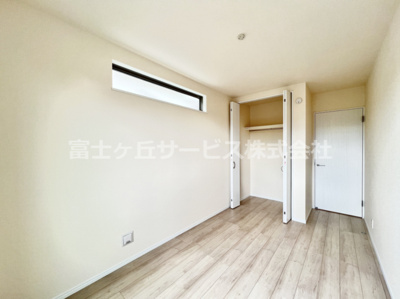 【洋室】 | 三島市幸原町2丁目 新築一戸建て A号棟 | 5.5帖の洋室です